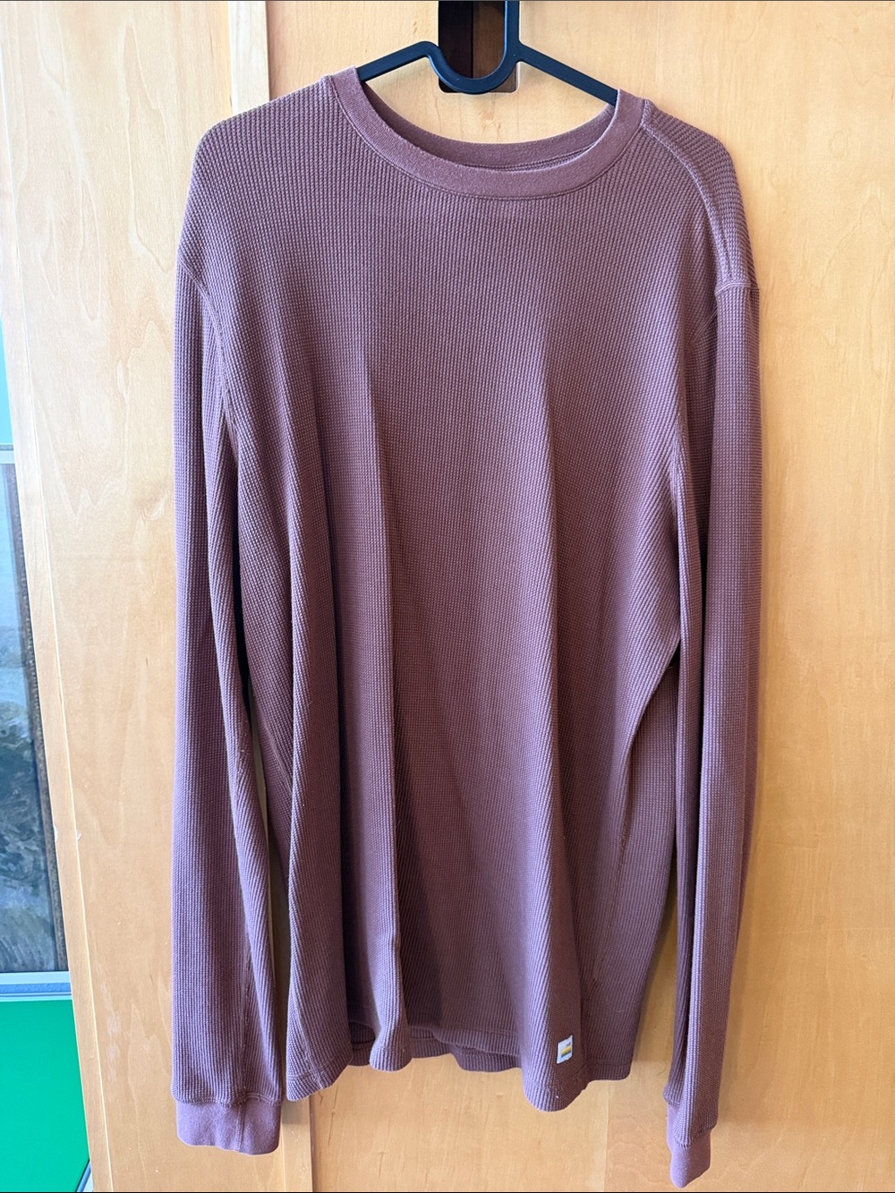 Vuori Men’s Crewneck Thermal shirt in brown medium
